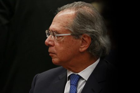 Reportagem revela que Guedes é alvo de investigação do TCU por suspeita de fraudes em fundos de pensão